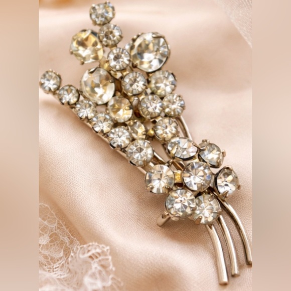 Austria Jewelry - Vintage Austria Rhinestone Spray Brooch 2” Silver Tone Mid-Century Crystal Pin